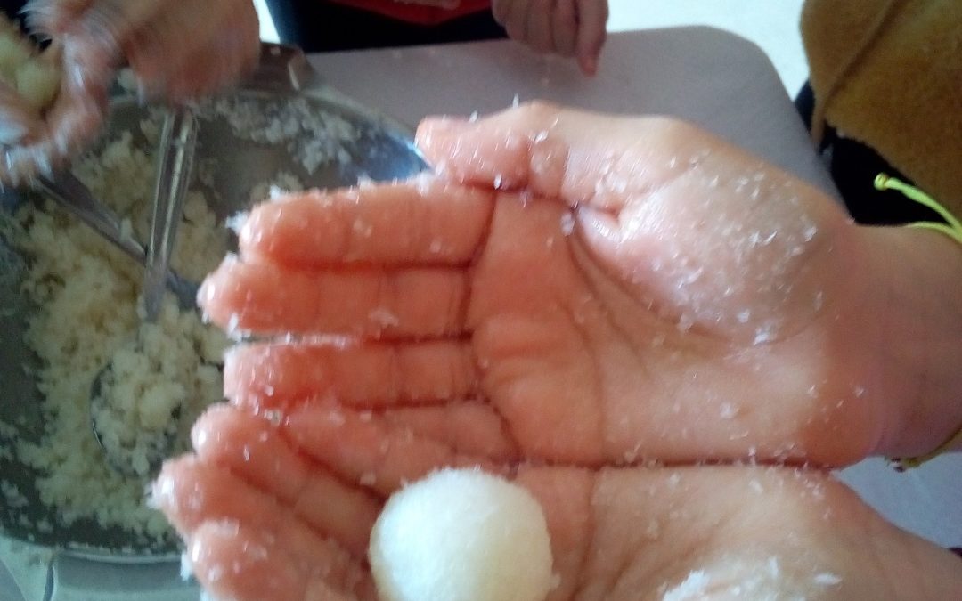 Taller de boles de coco.